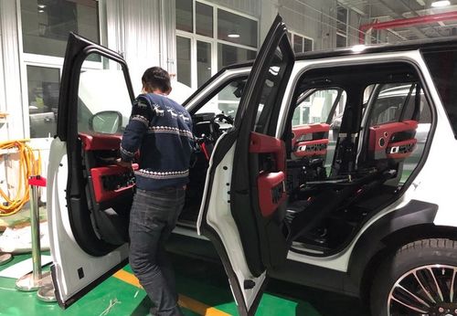 122萬(wàn)買到美規(guī)攬勝,又花8萬(wàn)改紅色內(nèi)飾,拆車時(shí)車主坦言不忍心看